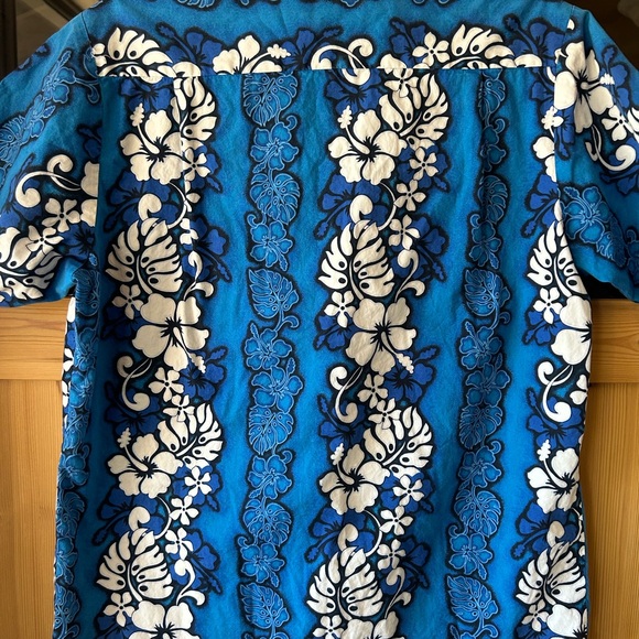 Local Design Hawaiian Button Down Shirt - Picture 6 of 9